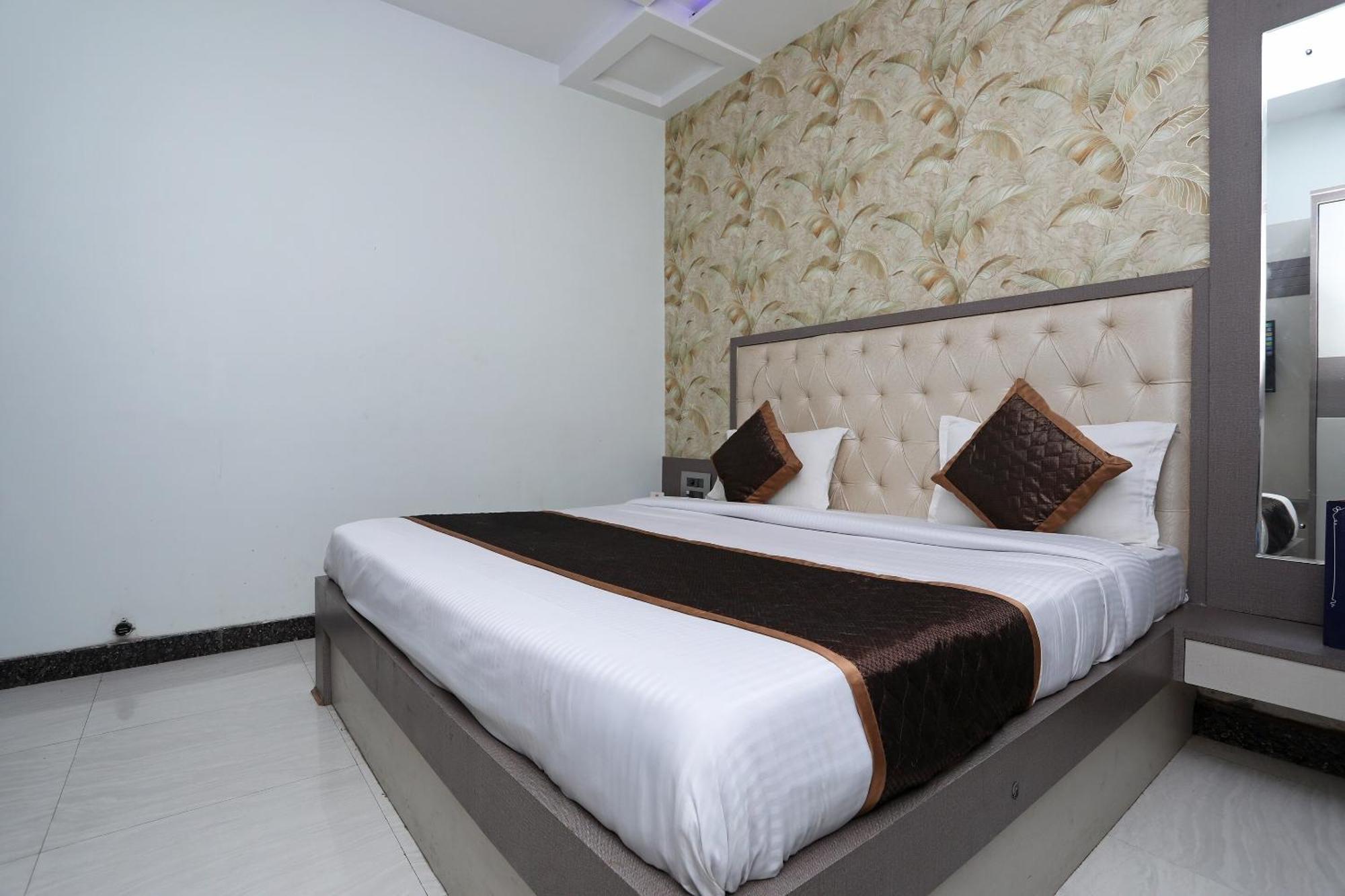 Oyo Hotel Vaishnavi Heritage Inn 阿格拉 外观 照片